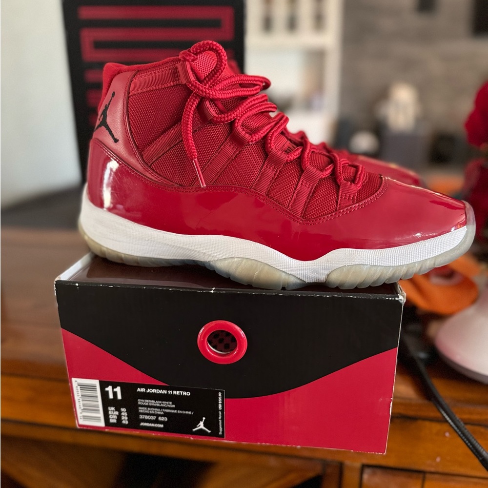 Jordan 11 “Win Like 96”. Only worn a few times.  Original Box. 100% Aunthentic.
